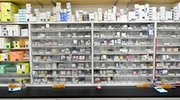 コスモス調剤薬局 勝佐店の薬棚