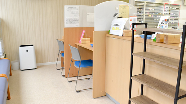 コスモ調剤薬局ひのき町店の受付/カウンター
