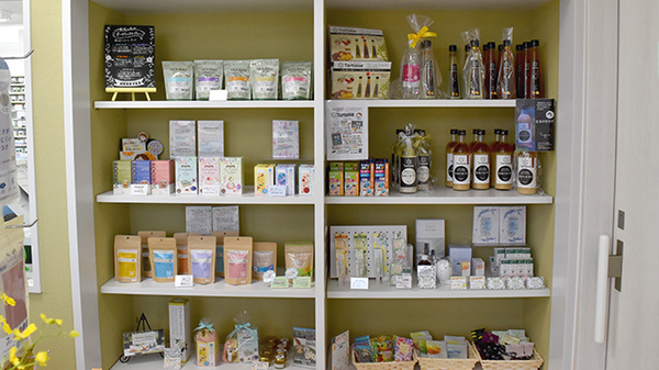 コスモ調剤薬局ひのき町店の雑貨品