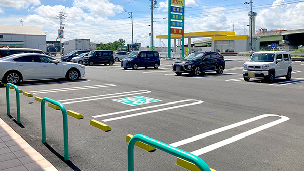 杏林堂薬局袋井国本店の駐車場