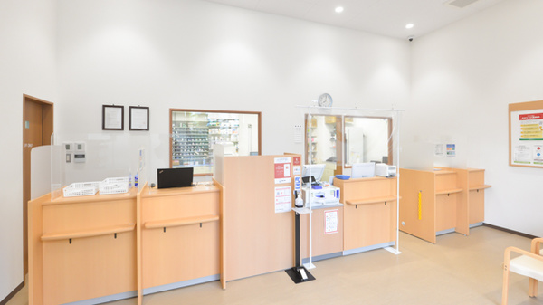 キリン堂薬局　箕面船場東店の受付/カウンター