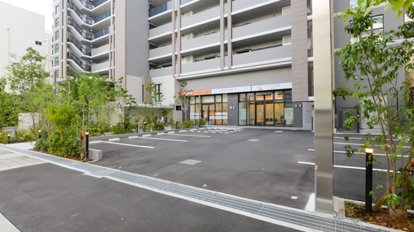 キリン堂薬局　箕面船場東店の駐車場