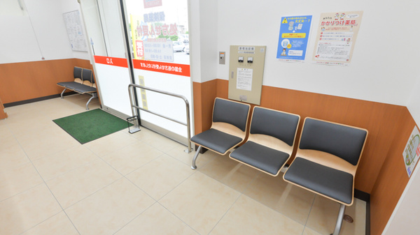 薬局くすりの福太郎　印西内野店の待合スペース