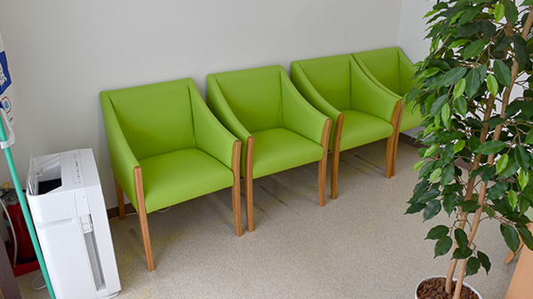 ドラッグセイムス木更津薬局の待合スペース