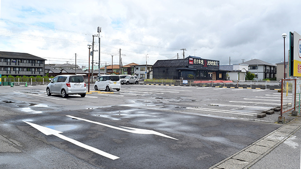 ドラッグセイムス木更津薬局の駐車場