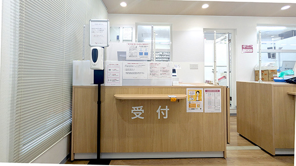 アイン薬局静和記念病院店の受付/カウンター