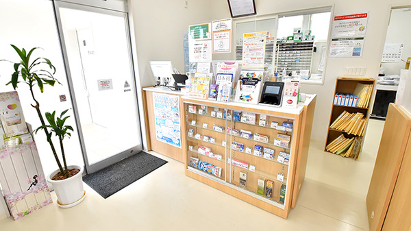 V･drug　福井空港前薬局の受付/カウンター