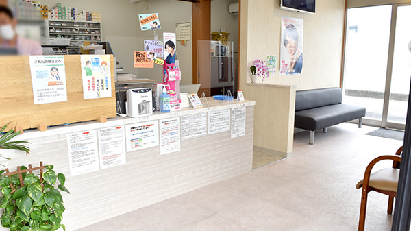 ミドリ薬局 小牧久保一色店の受付/カウンター