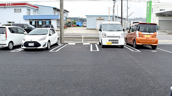 ミドリ薬局 小牧久保一色店の駐車場