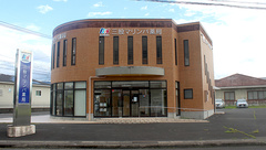 三股マリンバ薬局の外観