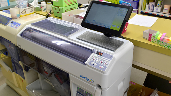大信薬局鷹の巣店の調剤器具