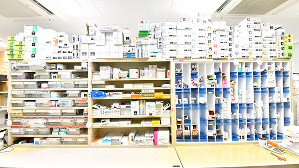 ツルハ薬局　男鹿みさき店の薬棚