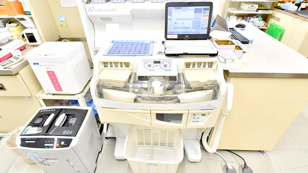 ツルハ薬局　男鹿みさき店の調剤器具
