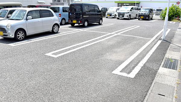 モリキ南長野薬局の駐車場