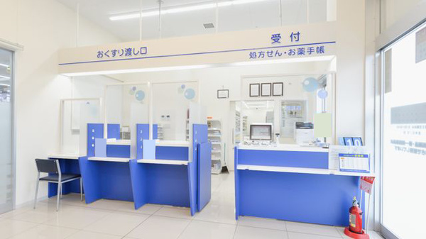 ウォンツアクロスプラザ三原薬局の受付/カウンター