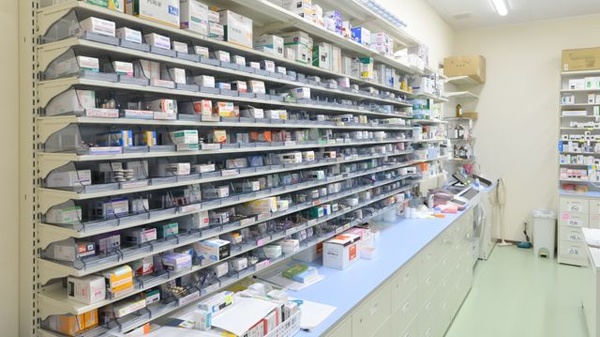 キリン堂薬局　草津追分店の薬棚