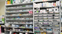 ウイン薬局松戸八柱店の薬棚