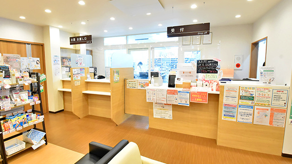 サエラ薬局 金沢文庫店の受付/カウンター