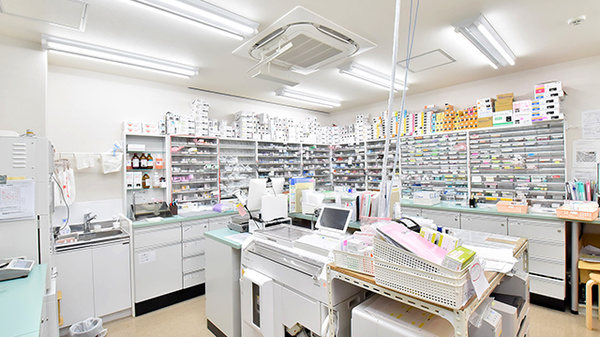 サエラ薬局 金沢文庫店の調剤室