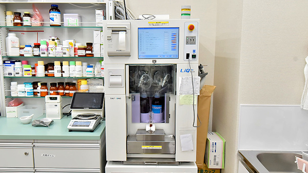 サエラ薬局 金沢文庫店の調剤器具