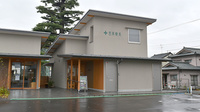 西尾薬局大泉店の外観