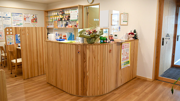 西尾薬局大泉店の受付/カウンター