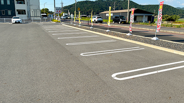 クスリのアオキ安土薬局の駐車場