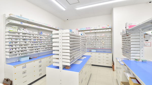 スギ薬局　赤羽南店の調剤室
