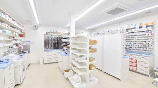 スギ薬局　北里店の調剤室