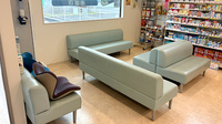 アクア薬局　赤坂店の待合スペース