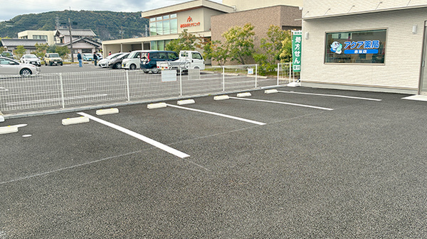 アクア薬局　赤坂店の駐車場