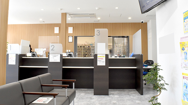 しなの薬局 西大通店の受付/カウンター