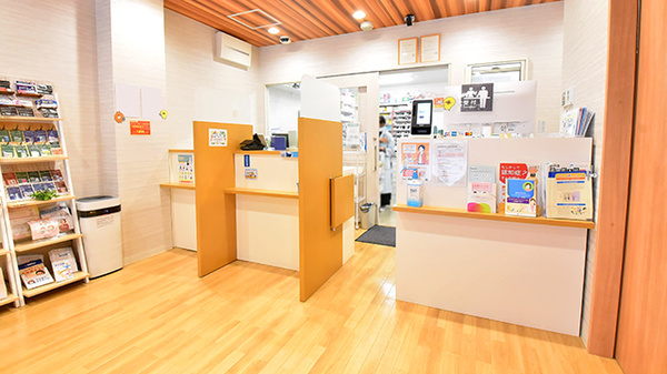 サエラ薬局 法円坂店の受付/カウンター