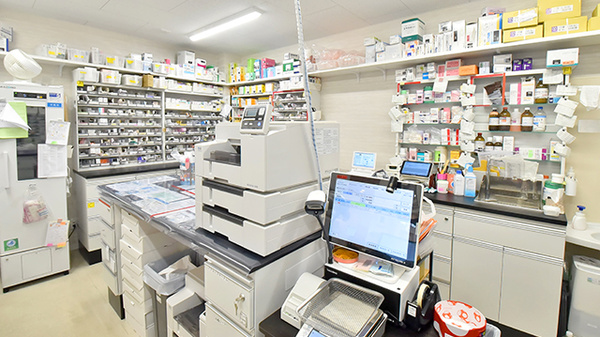 サエラ薬局 法円坂店の調剤室