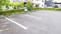 V･drug　菊川病院前薬局の駐車場