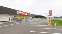 調剤薬局ツルハドラッグ八幡平バイパス店の駐車場