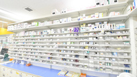 スギ薬局 深沢店の薬棚