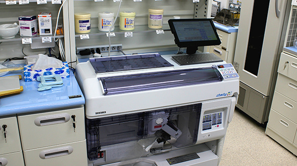 ドラッグセイムス一ツ家薬局の調剤器具