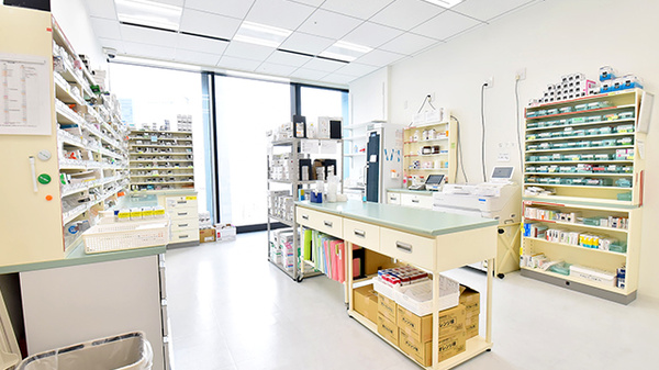 ファーマライズ薬局 梅田店の調剤室