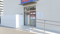 ウォンツ薬局メディカルモール向洋駅北店の入口