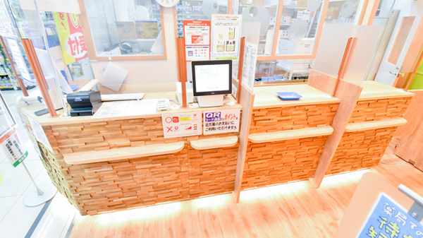 調剤薬局ツルハドラッグ盛岡青山店の受付/カウンター