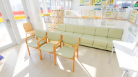 スギ薬局 金沢有松店の待合スペース