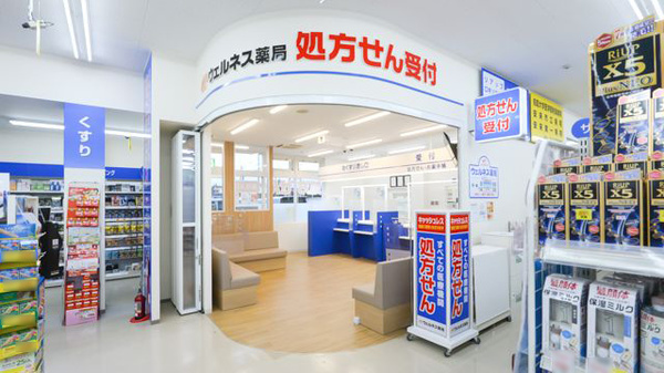 ウェルネス薬局安来店の入口