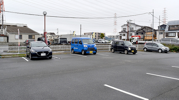 アカカベ薬局　門真大池町店の駐車場
