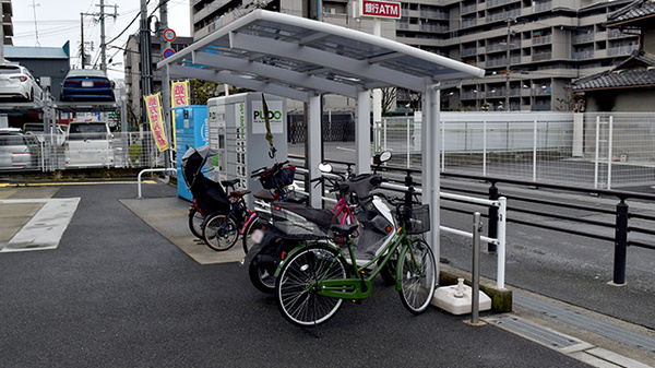 アカカベ薬局　門真大池町店の駐輪場