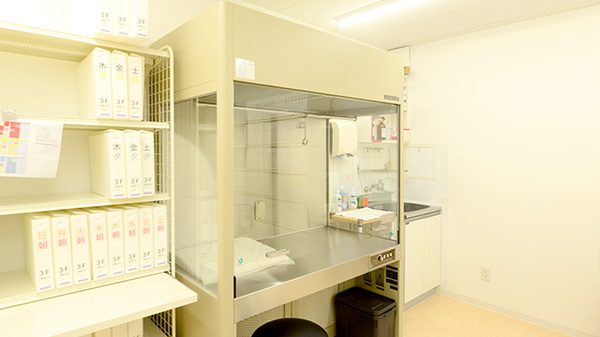 無菌調剤室完備