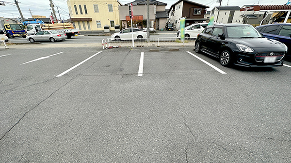 くすりのマルト調剤薬局　泉店の駐車場