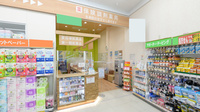 調剤薬局ツルハドラッグ水戸元吉田店の入口