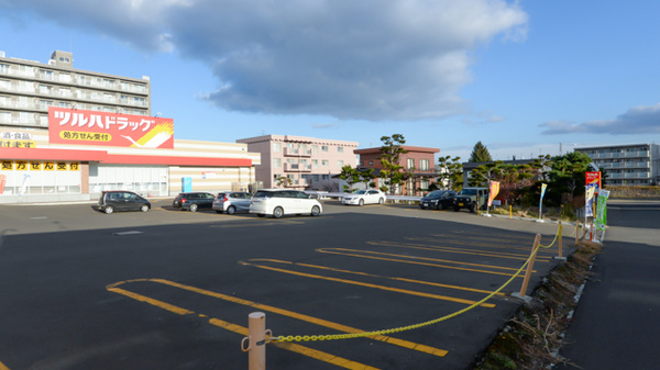 調剤薬局ツルハドラッグ栄通店の駐車場