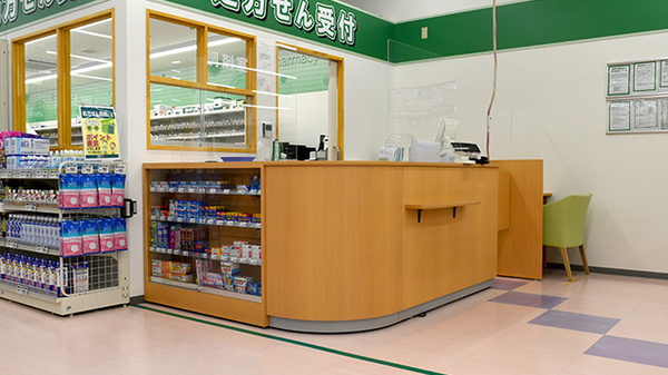 ドラッグセイムス羽根薬局の受付/カウンター